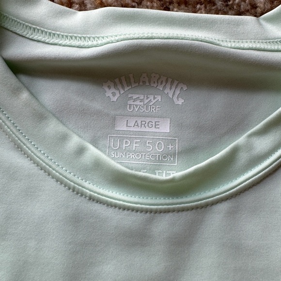 NWT  Men’s Billabong UV Shirt size large - Picture 2 of 4